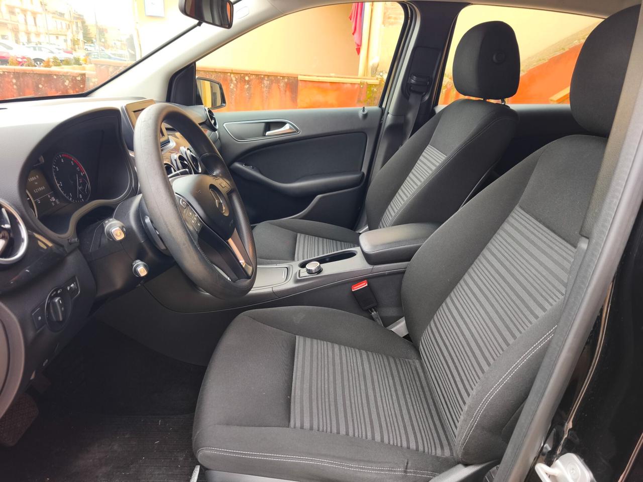 Mercedes-Benz B 180 cdi POCHI KM PROMO COMPRESO PASSAGGIO