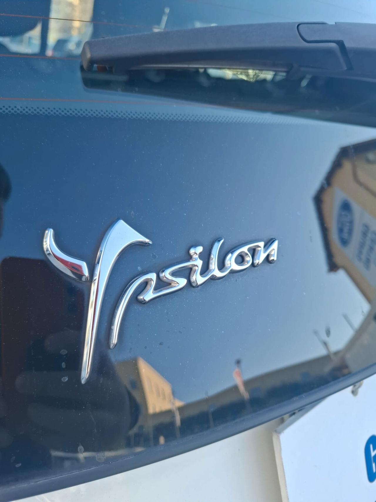 Lancia Ypsilon 1.2 69 CV GPL Ecochic Silver - 2012