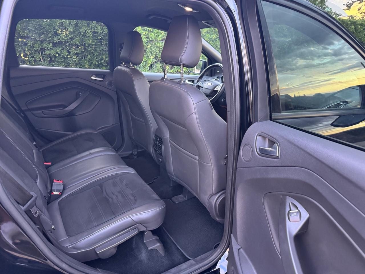 Ford Kuga 1.5 TDCI 120 CV S&S 2WD ST-Line