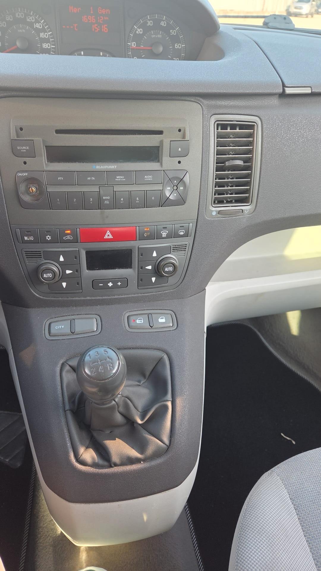 Fiat Idea 1.4 16V Emotion