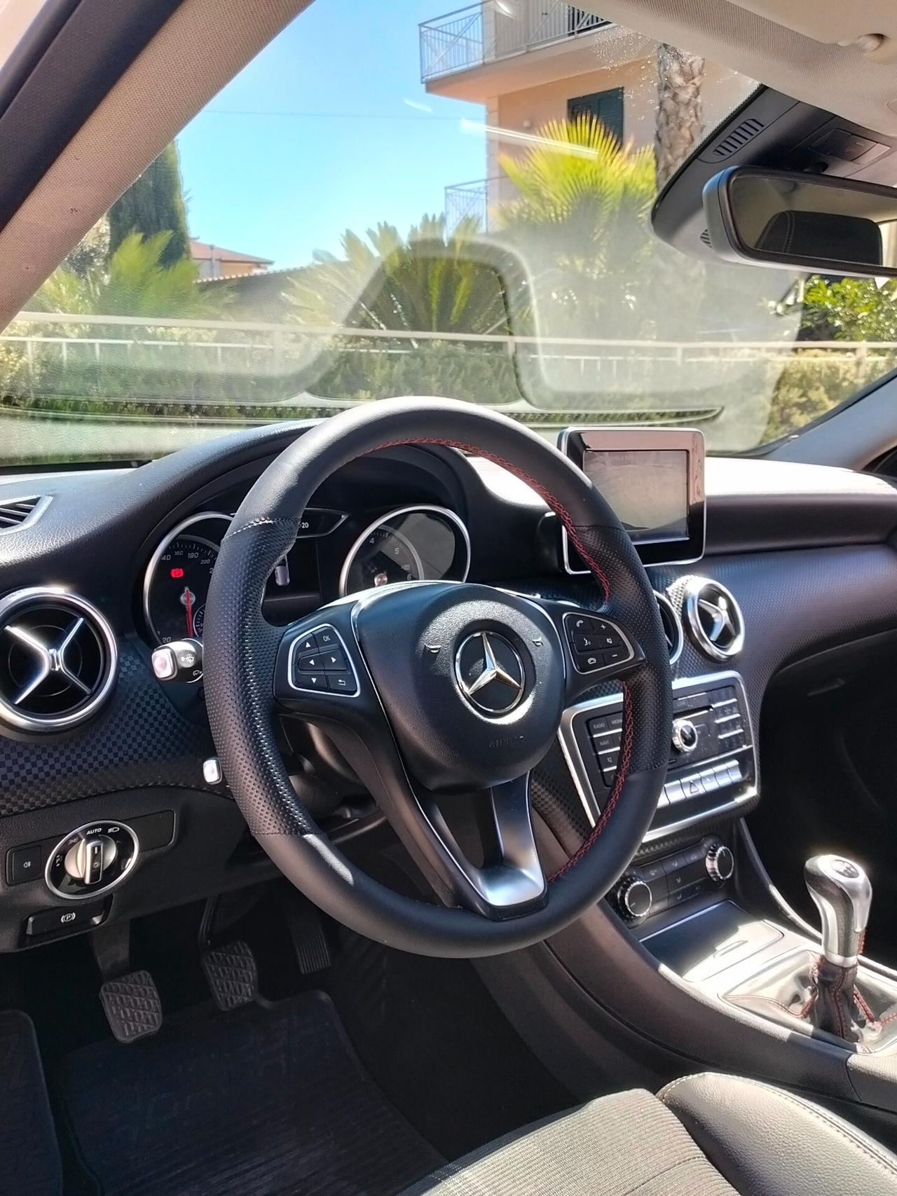 Mercedes-benz A 180 d Premium