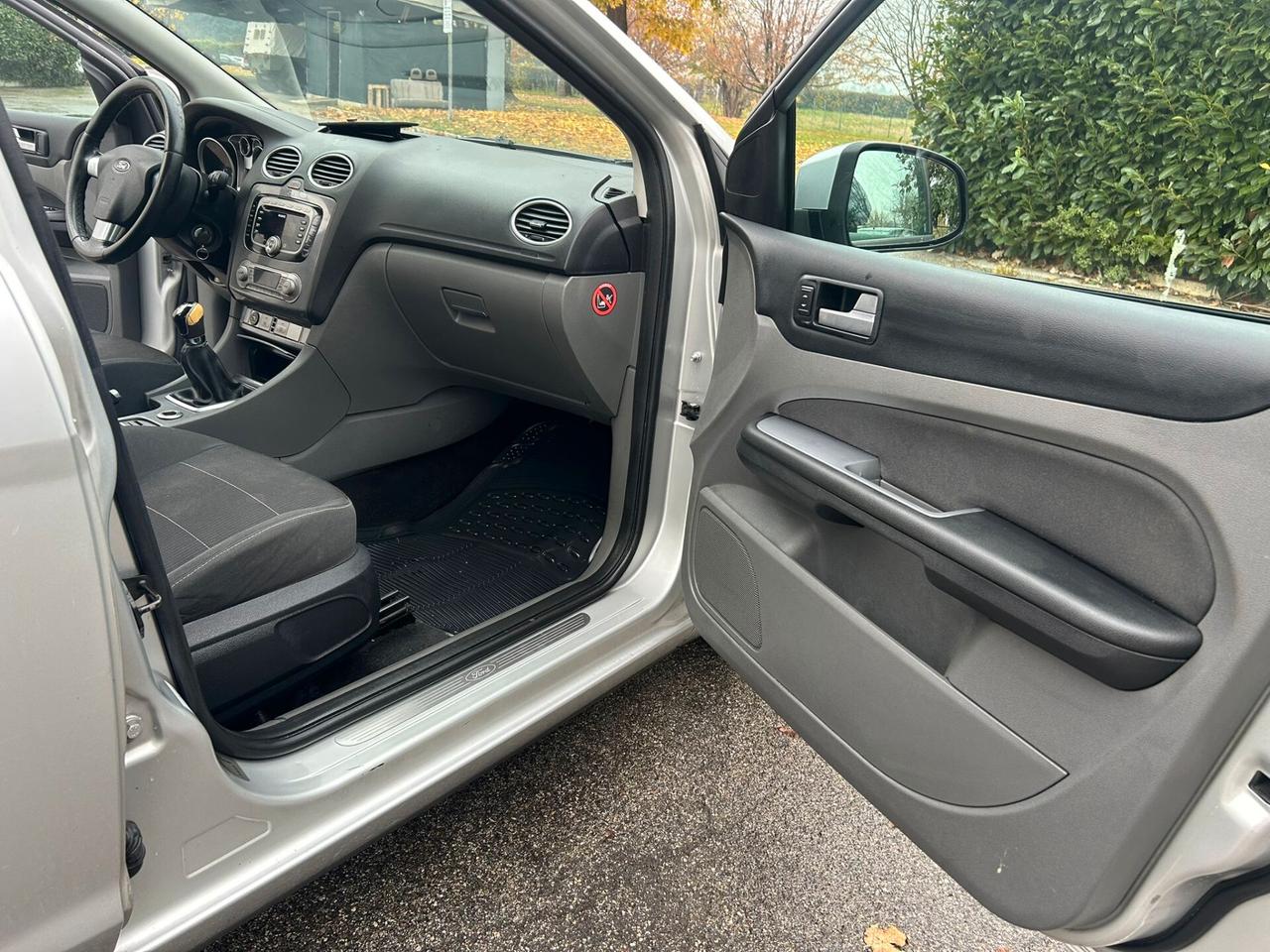 Ford Focus 1.6 (115CV) 5p. Bz.- GPL Titanium