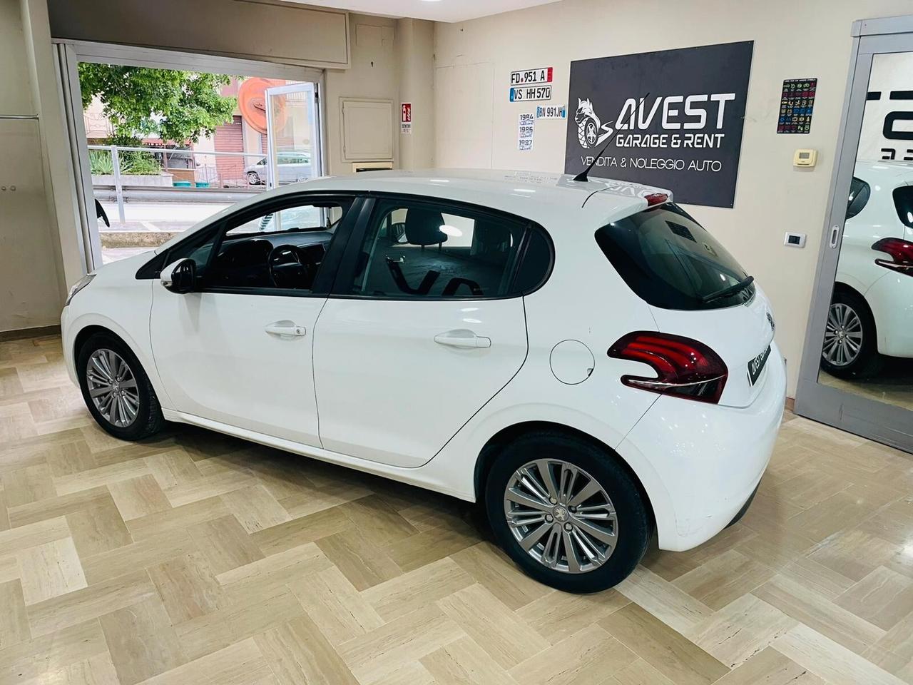 Peugeot 208 PureTech 82 5p. GPL Allure