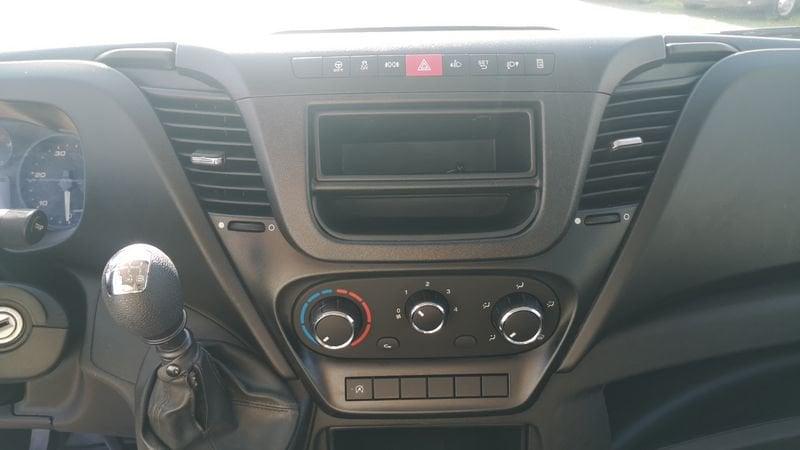 Iveco Daily 35C14 BTor 2.3 HPT PL Cassone con Gru