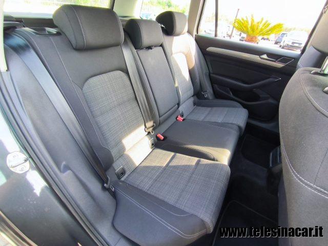 VOLKSWAGEN Passat Variant 1.6 TDI SCR DSG Business BMT