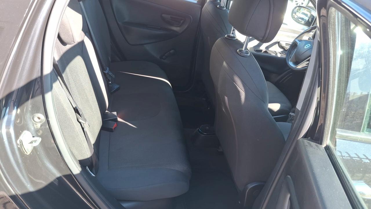 Lancia Ypsilon 1.2 69 CV 5 porte Gold