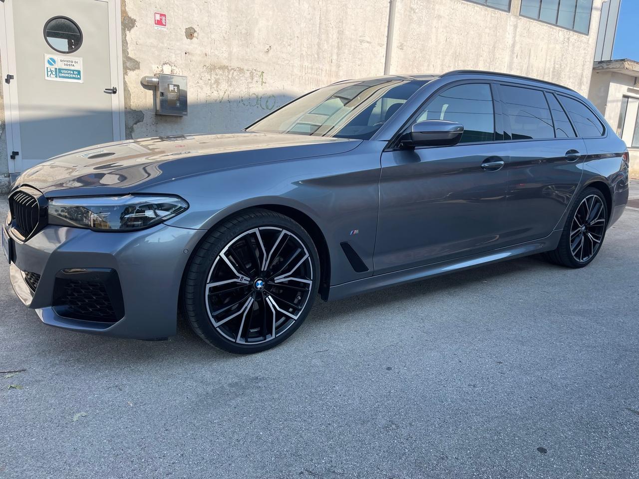 OCCASIONE: QUALITYCARS PESCARA PROPONE: MERAV IGLIOSA BMW 520d 48V xDrive Touring Msport