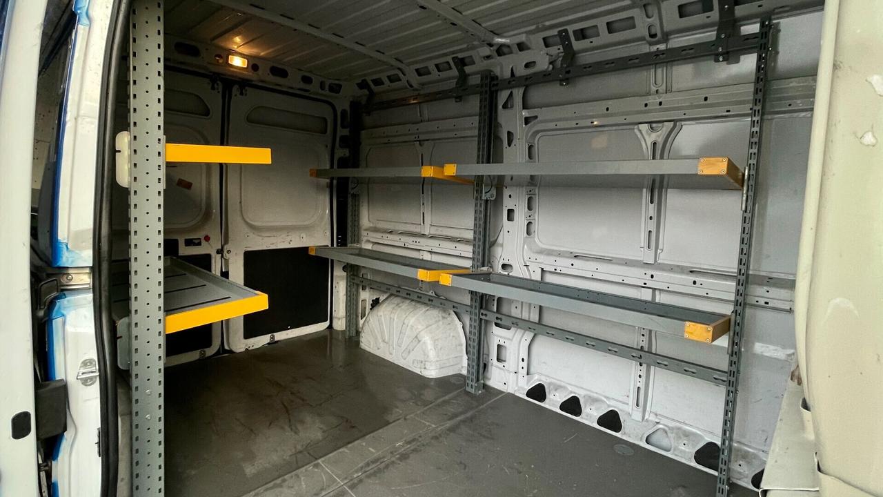 FIAT DUCATO 35 2.2 MJT PM-TM LAMIERATO 140CV - TELECAMERA POSTERIORE, PORTA SCORREVOLE, NEOPATENTATI