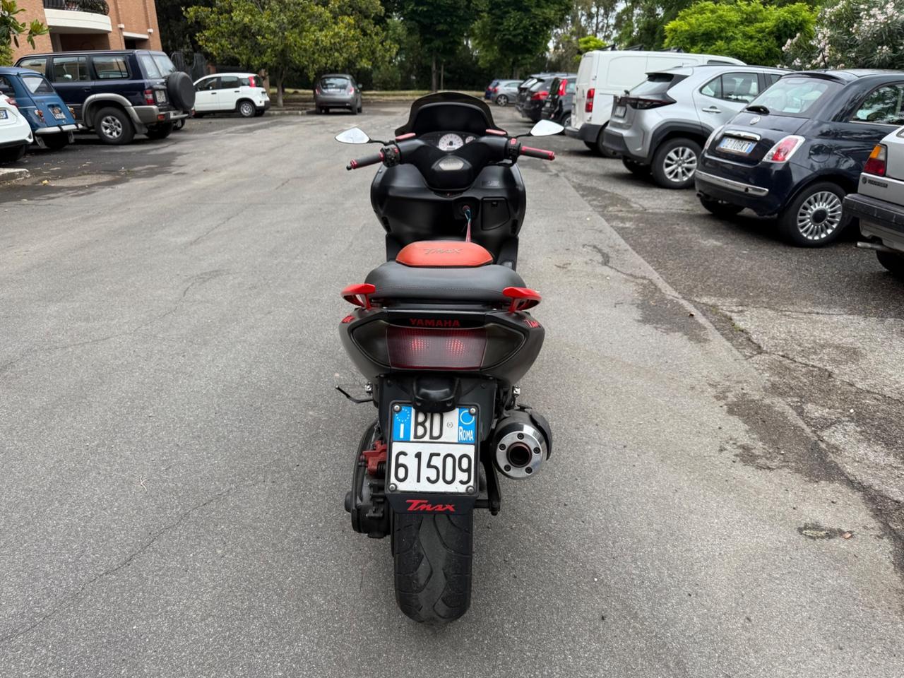 Scooter in buone condizioni generali, motore completamente rifatto. Pronta consegna tel 3348283508 disponibile in zona torrino eur