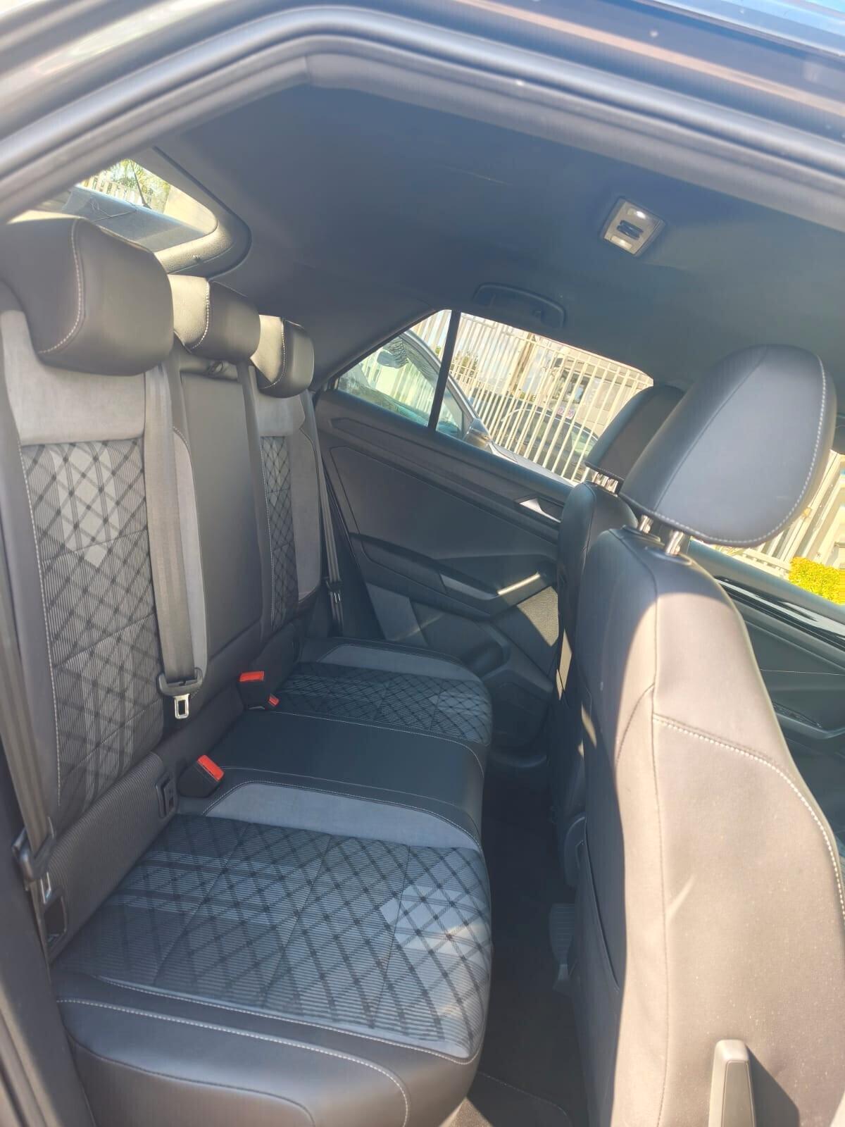 VW TROC 1.5TSI DSG R-LINE PLUS