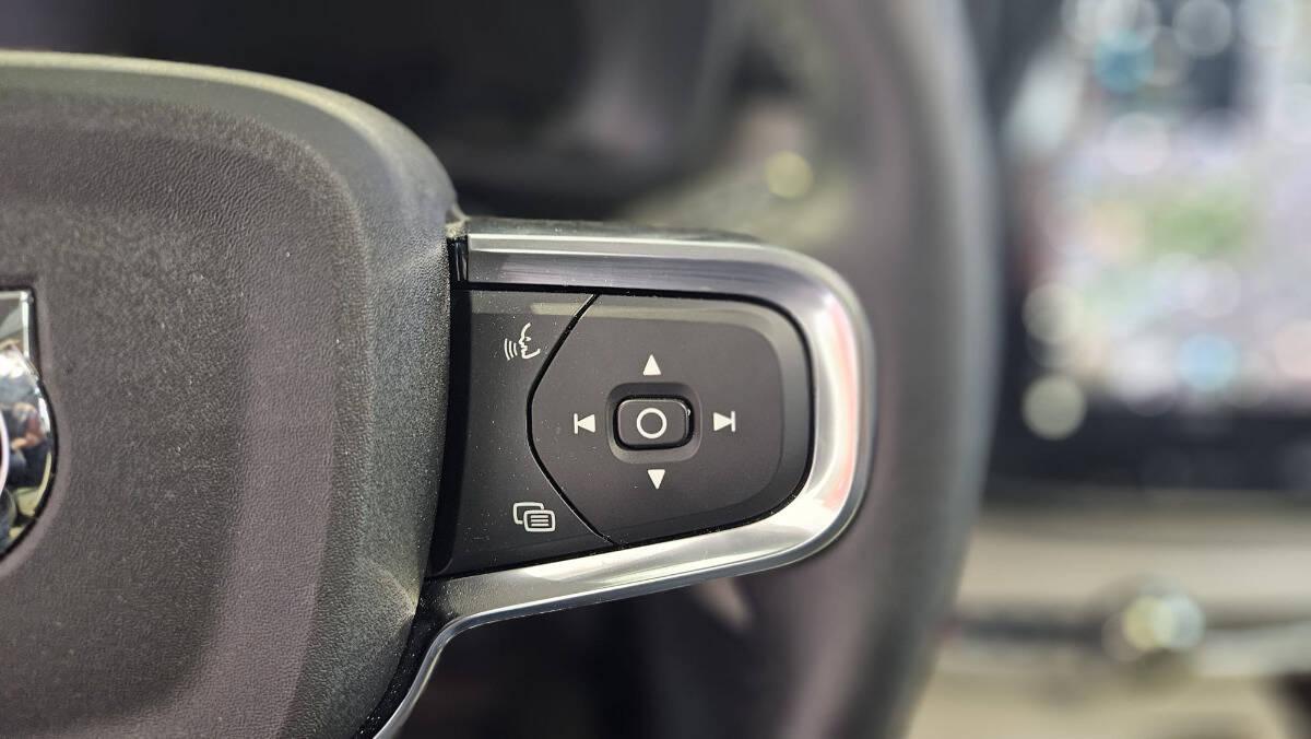 Volvo XC40 2.0 b3 Ultra Dark auto