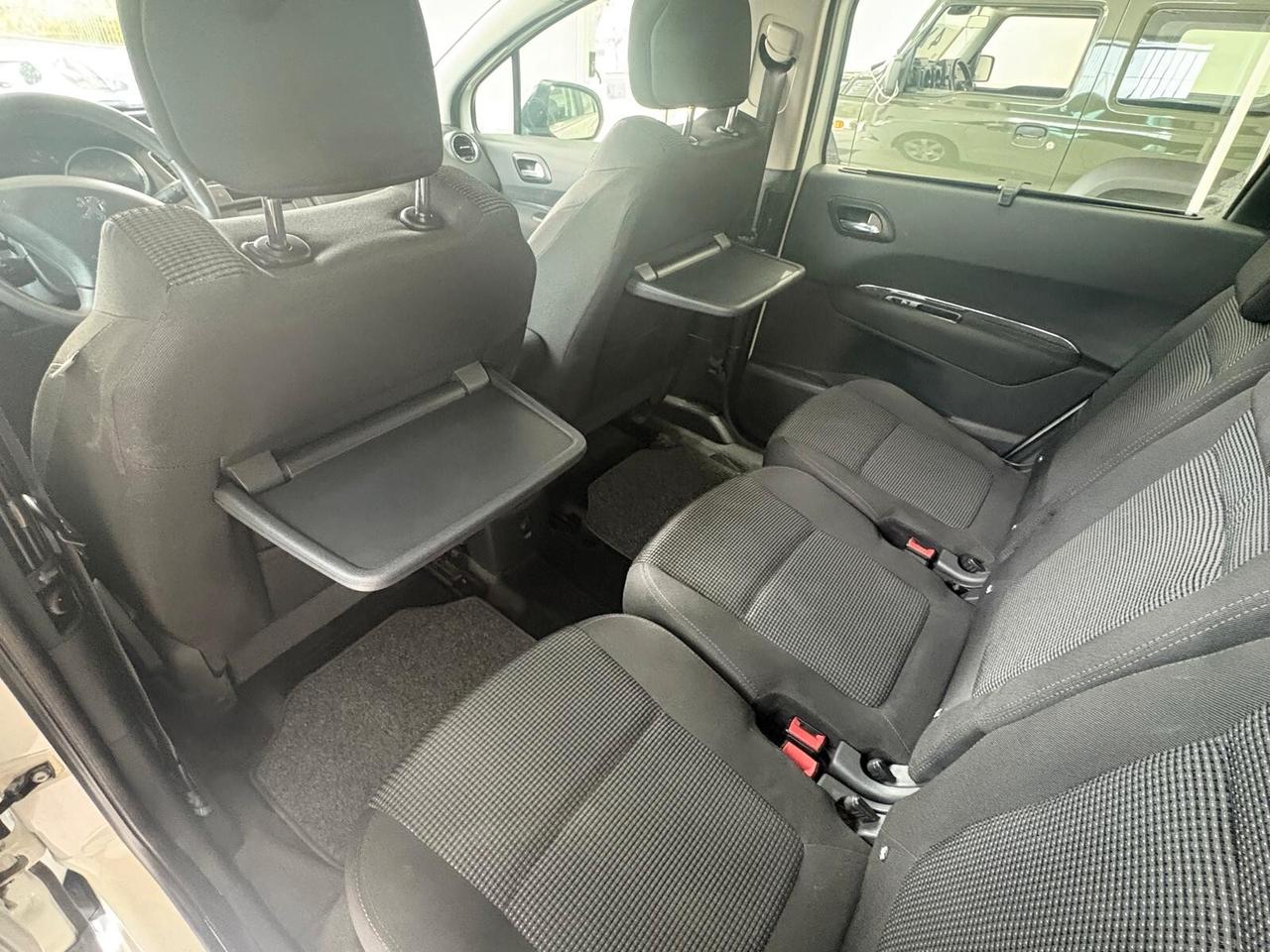 Peugeot 5008 1.6 HDi 12 MESI DI GARANZIA COMPLETA !!!