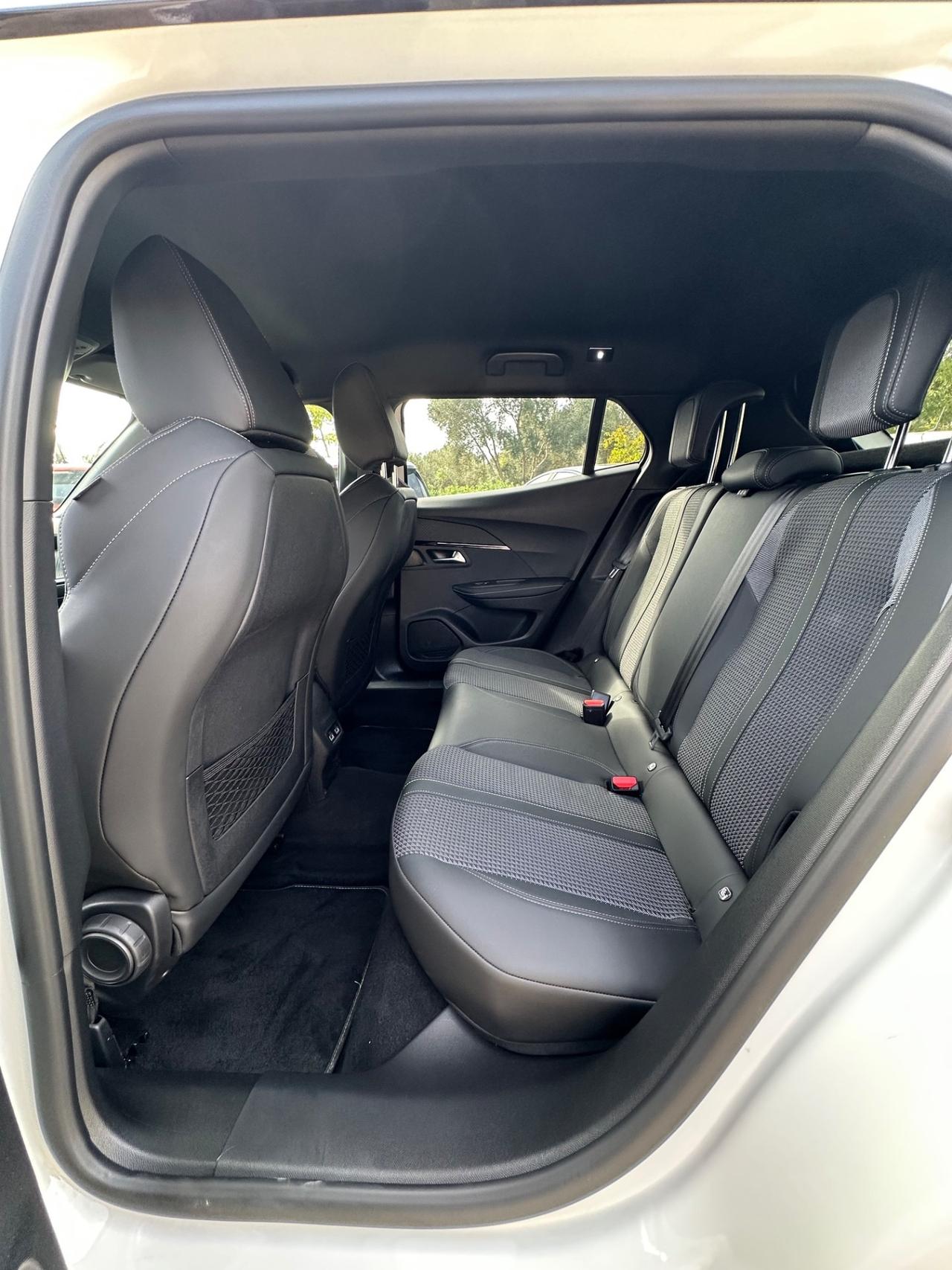 Peugeot 2008 BlueHDi 130 S&S EAT8 GT