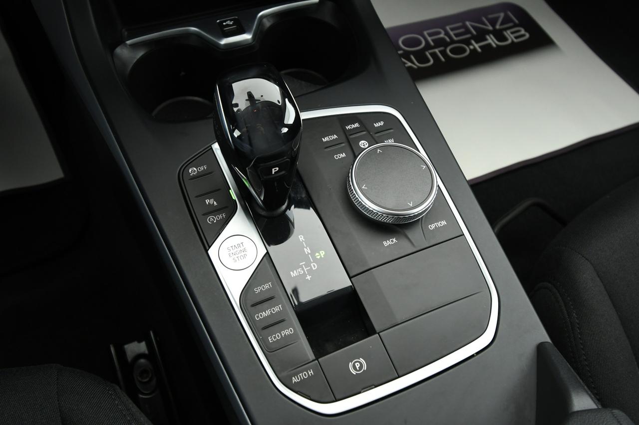 BMW 116d Business Advantage auto APPLE CARPLAY+NEOPATENTATI