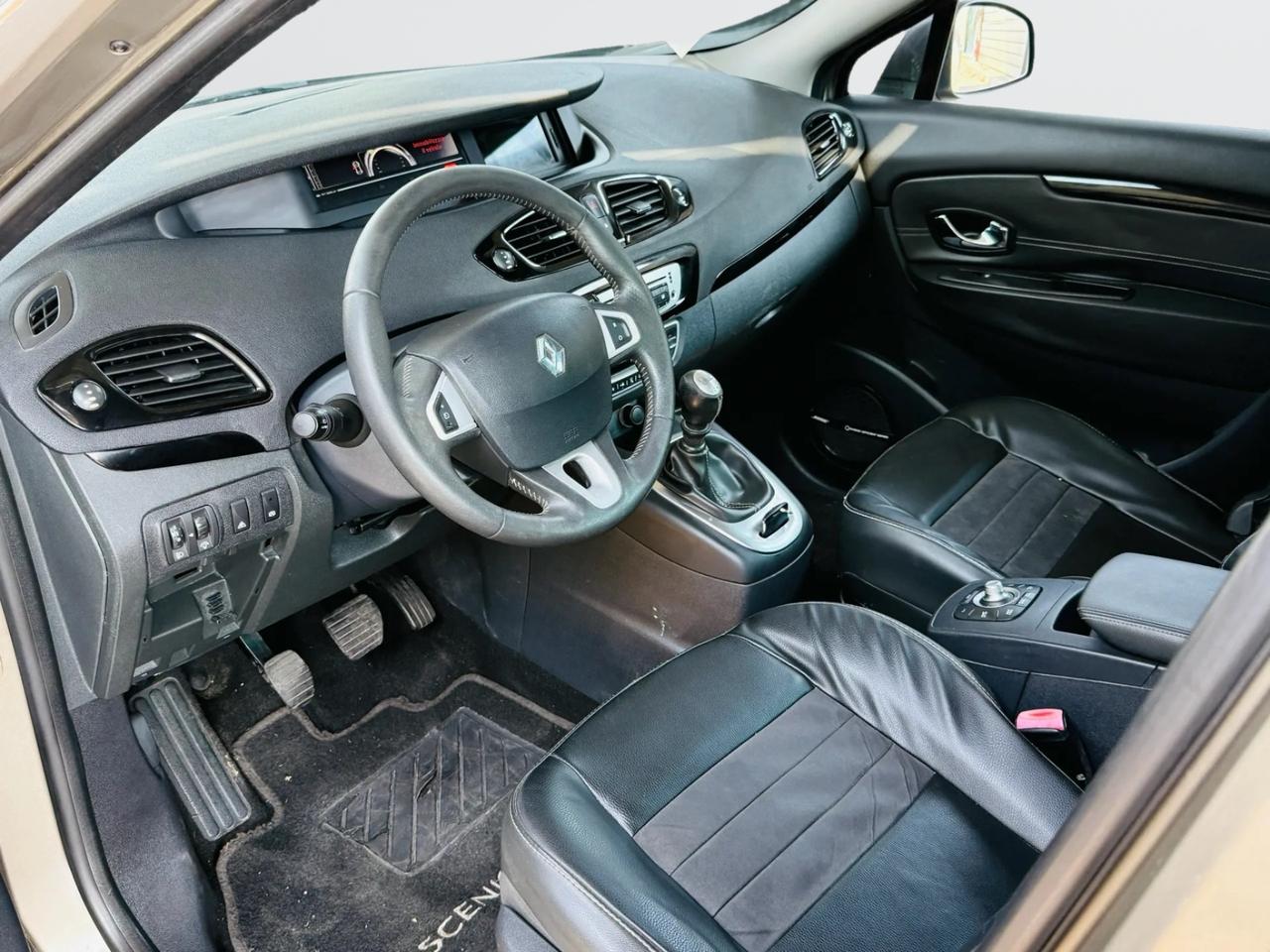 RENAULT SCENIC 1.5 DCI 110 CV*NAVIGATORE*PELLE*7 POSTI*PELLE*