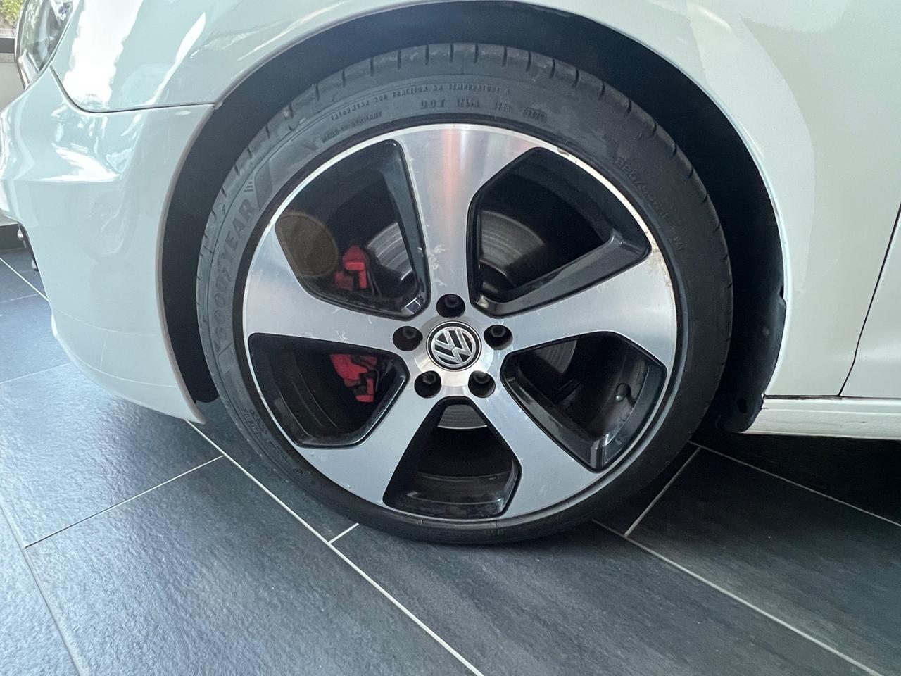 Volkswagen Golf GTI 2.0 TSI 3p.