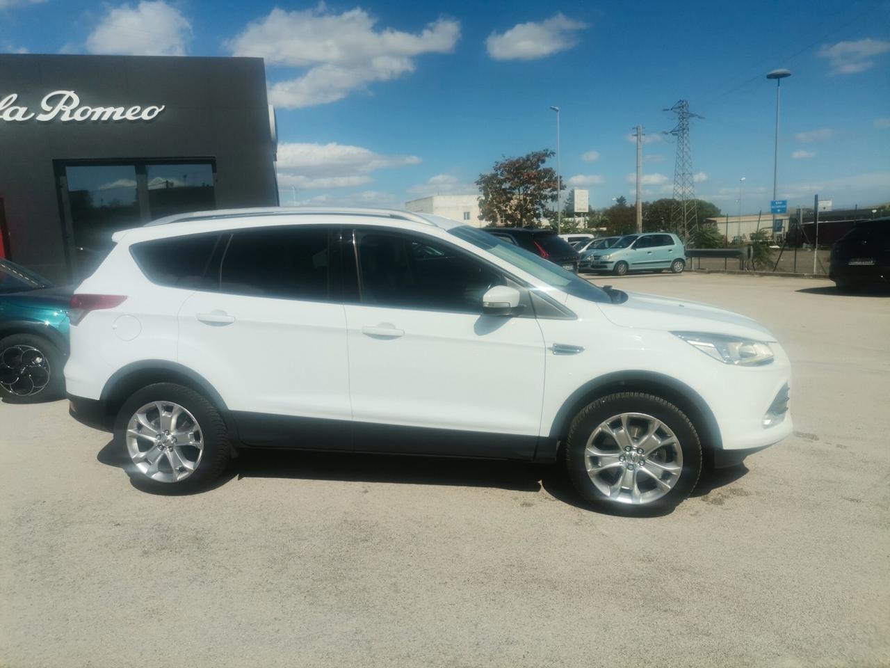 Ford Kuga 2.0 TDCI 150 CV S&S 4WD Powershift Titanium