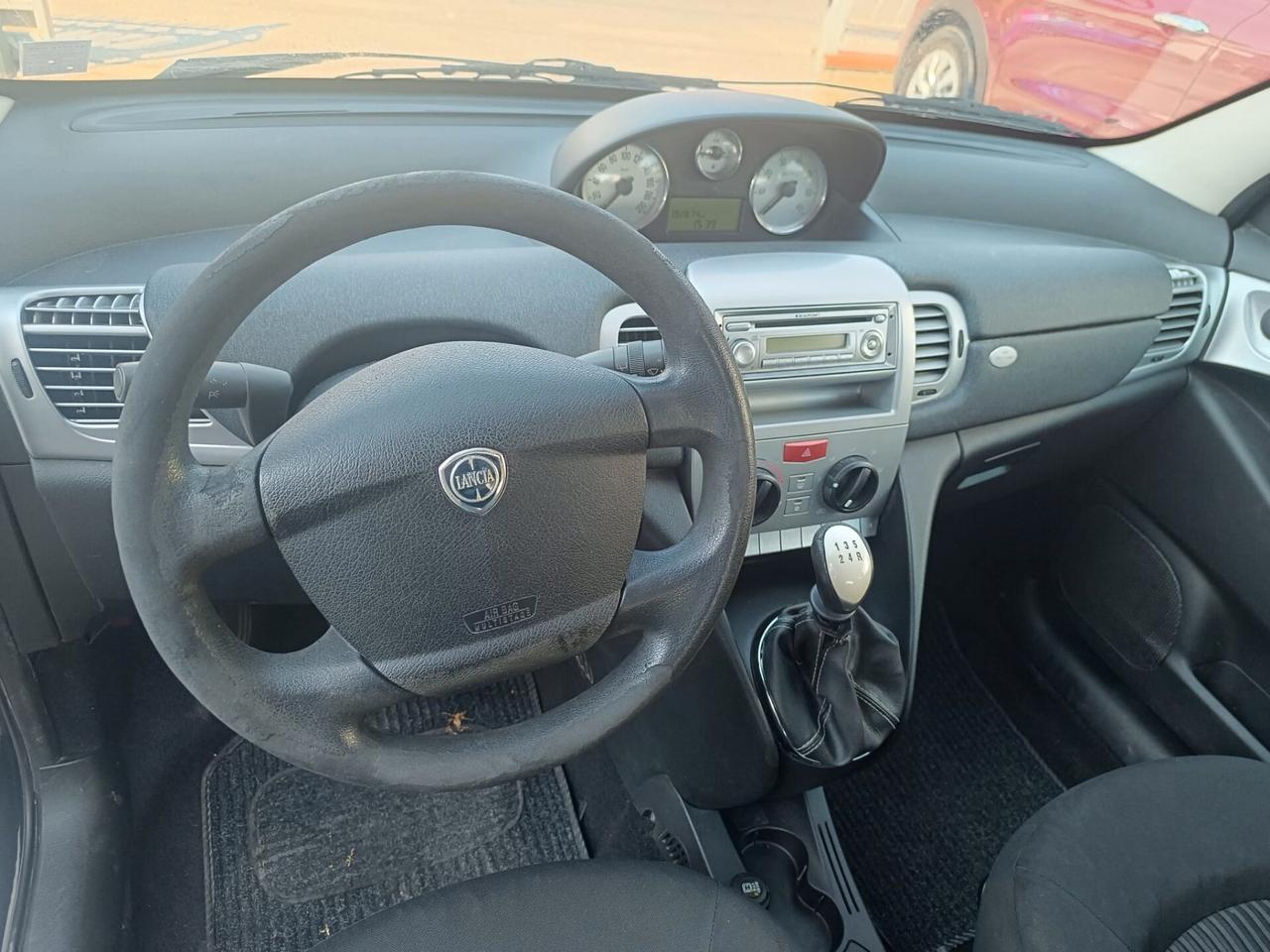 LANCIA Y 1.2 BENZINA 60 cv OK NEOPATENTATO