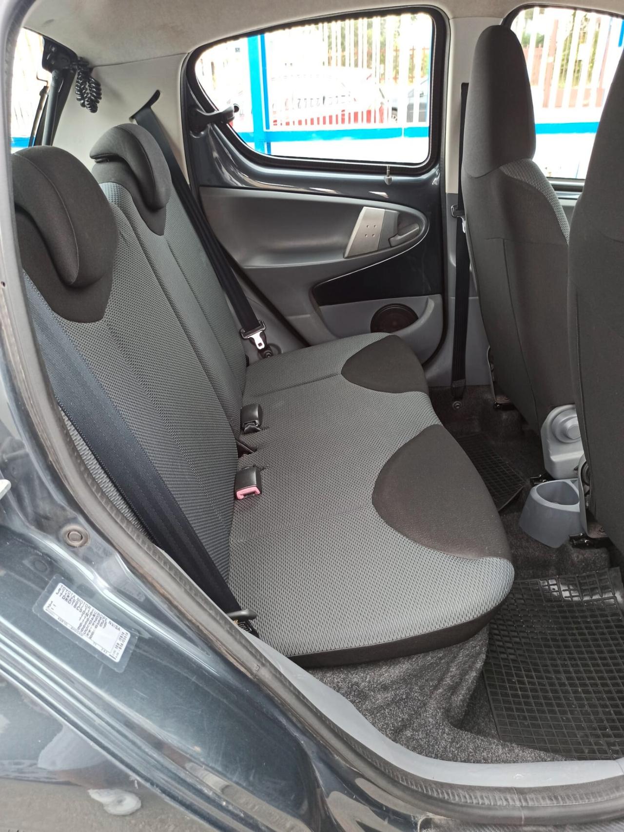 Toyota Aygo 1.0 12V VVT-i 5 porte Automatica