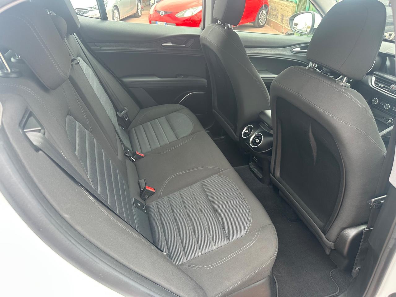 Alfa Romeo Stelvio 2.2 Turbodiesel 160 CV AT8 RWD