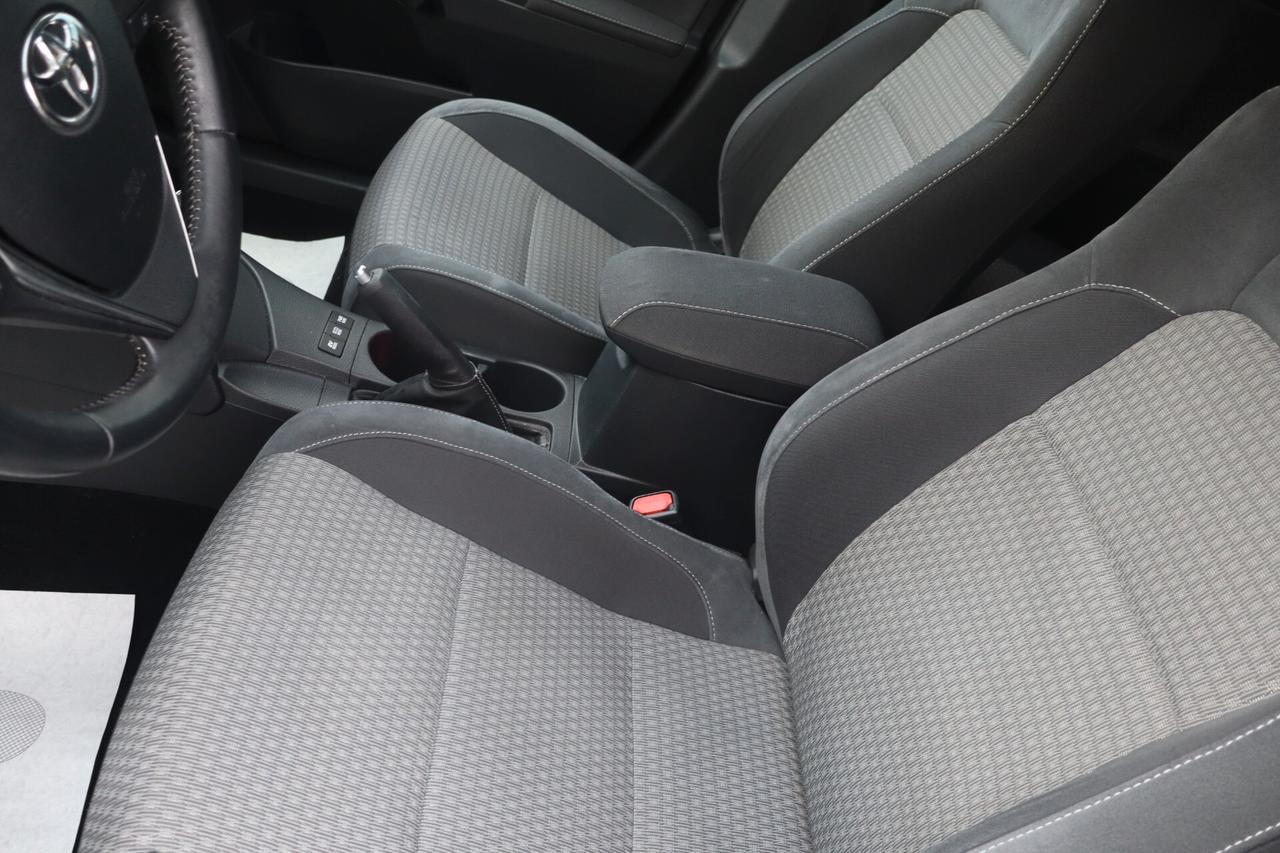 Toyota Auris 1.8 Hybrid Style