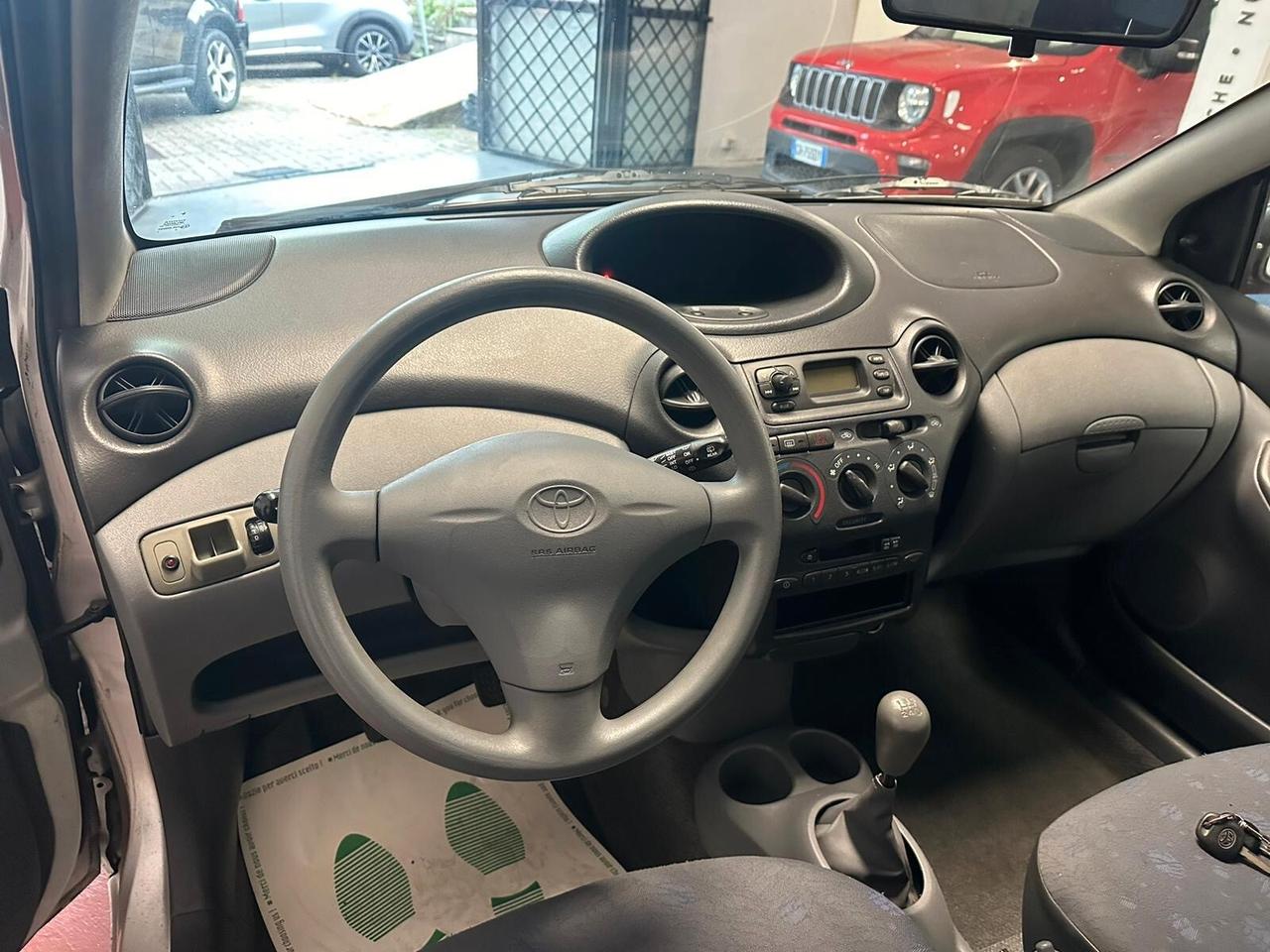 Toyota Yaris 1.0i 16V cat 3 porte Sol