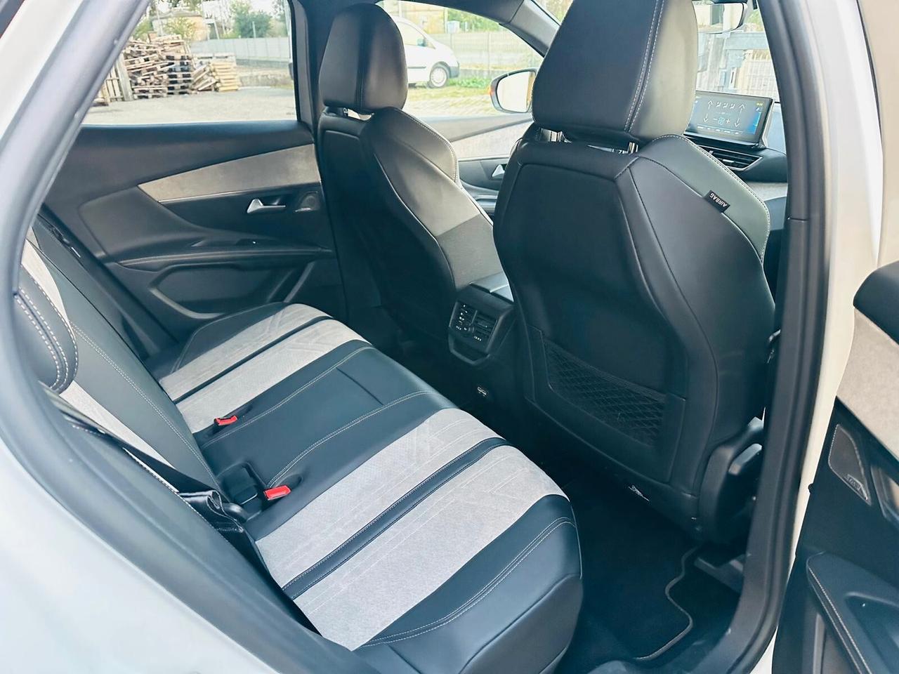 Peugeot 3008 Hybrid 225 e-EAT8 GT