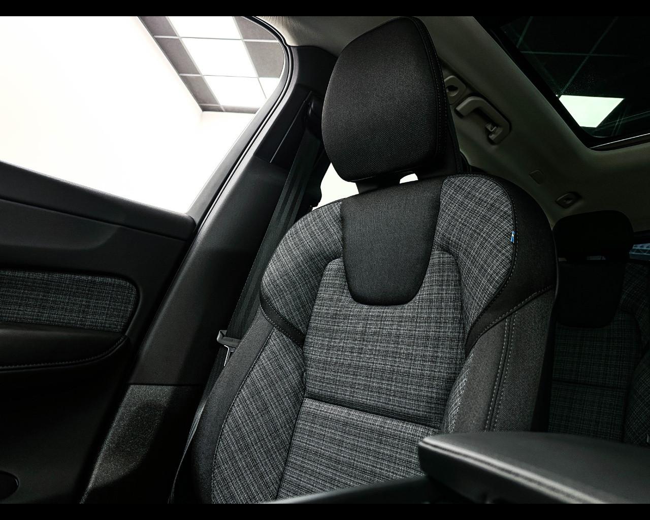 VOLVO XC60 (2017-->) - XC60 T6 Plug-in hybrid AWD automatico Core