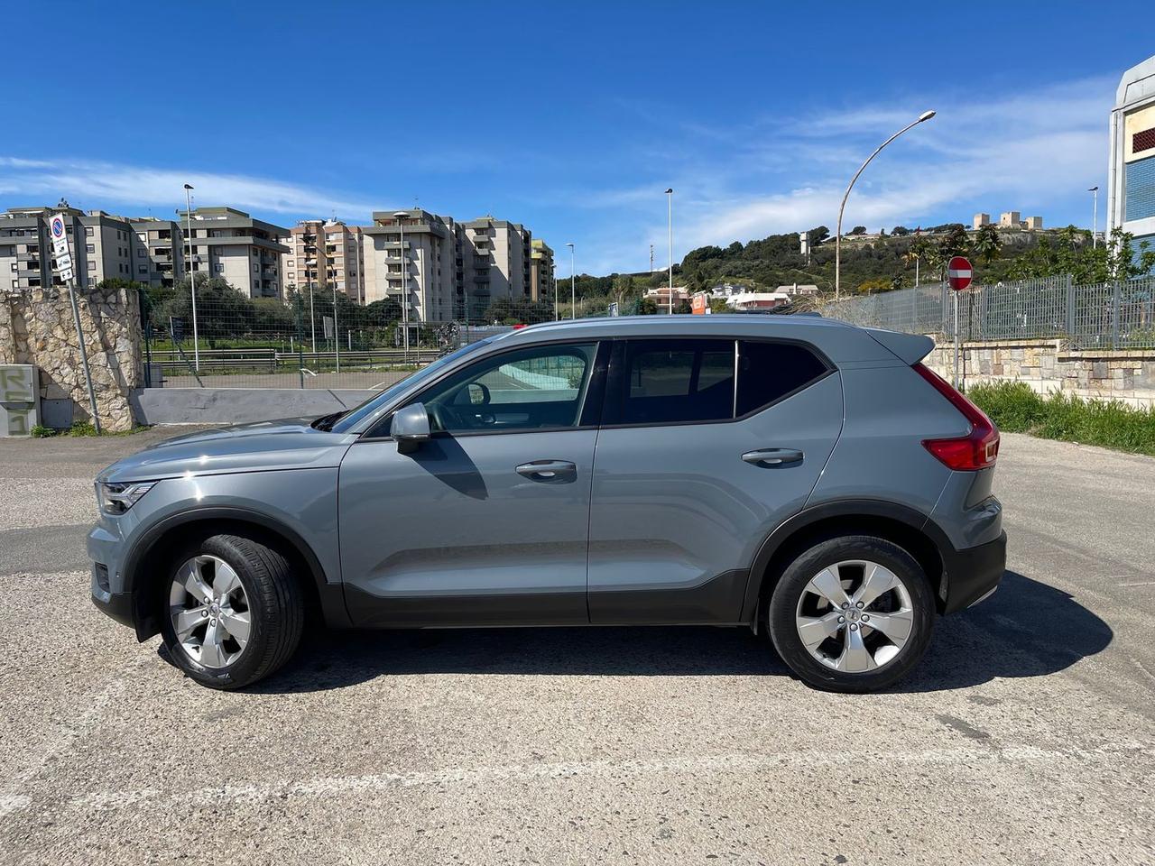Volvo XC40 T3 Momentum Pro #10192