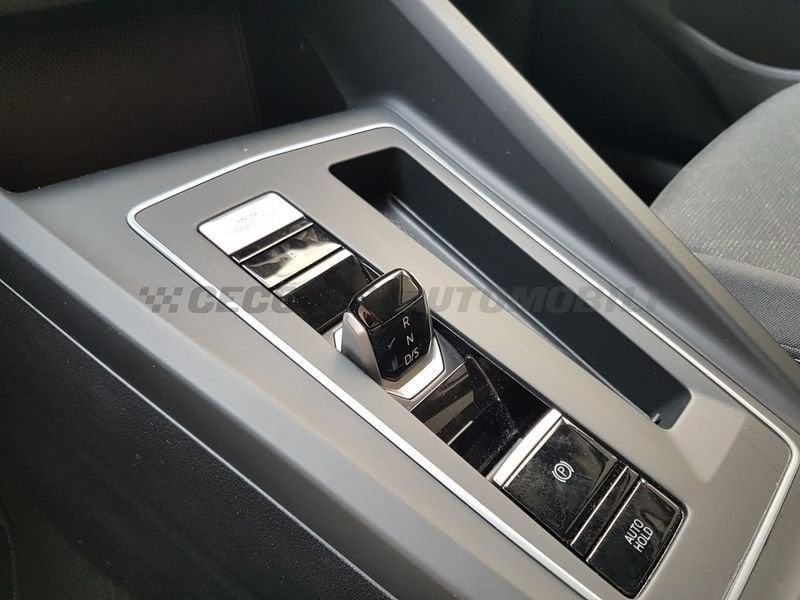 Volkswagen Golf VIII 2020 1.0 etsi evo Life 110cv dsg