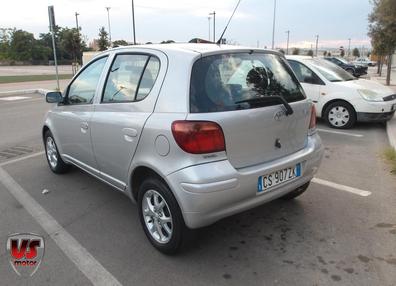 TOYOTA YARIS 1.3 BENZ-2005