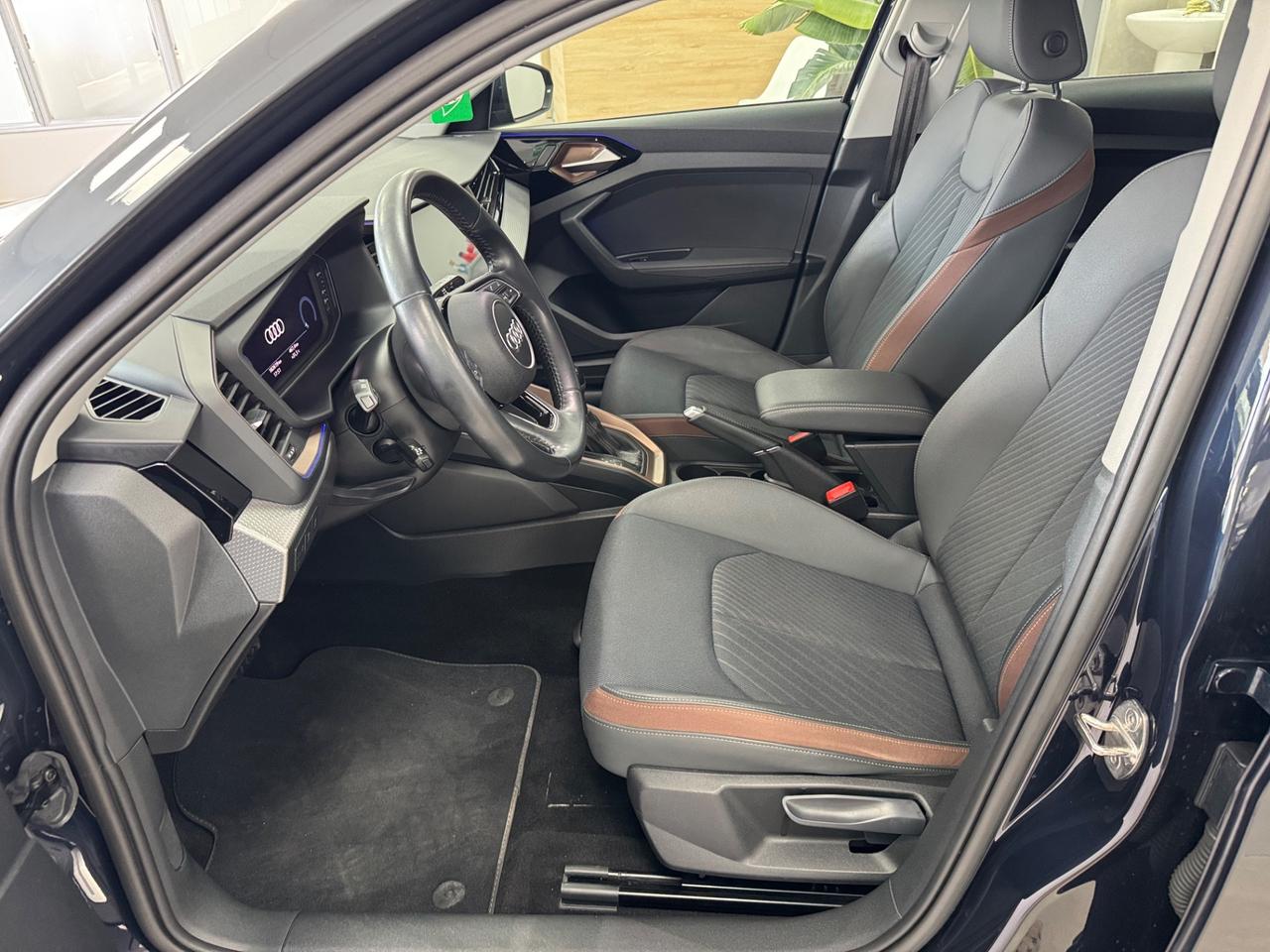 Audi A1 citycarver 30 TFSI S tronic Identity Contrast