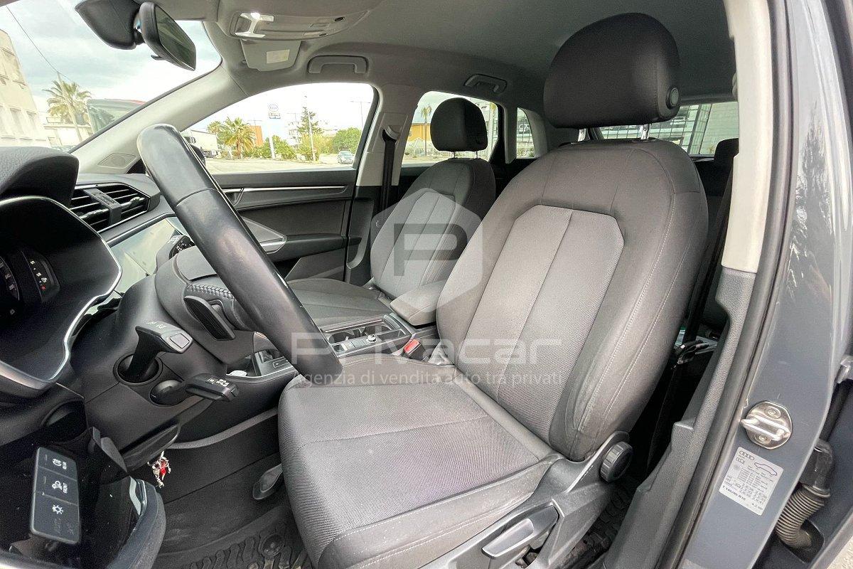 AUDI Q3 35 TDI S tronic Business Advanced