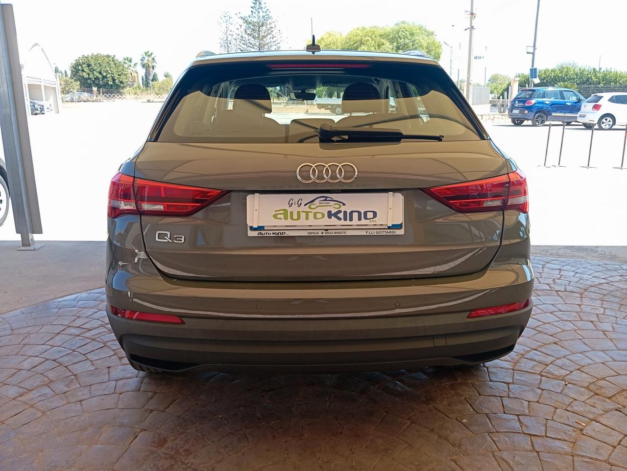 Audi Q3 35 TDI S tronic Business