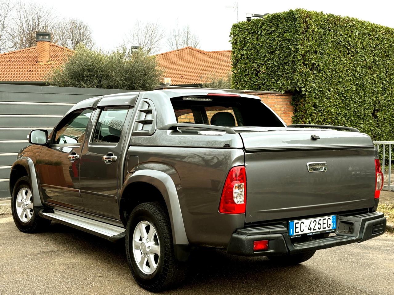 ISUZU D-MAX 3.0D 4x4 aut-D/Cabina-125000km -2010