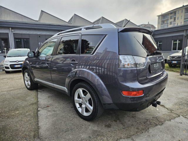 MITSUBISHI Outlander 2.0 DI-D Instyle 7 p.ti DPF