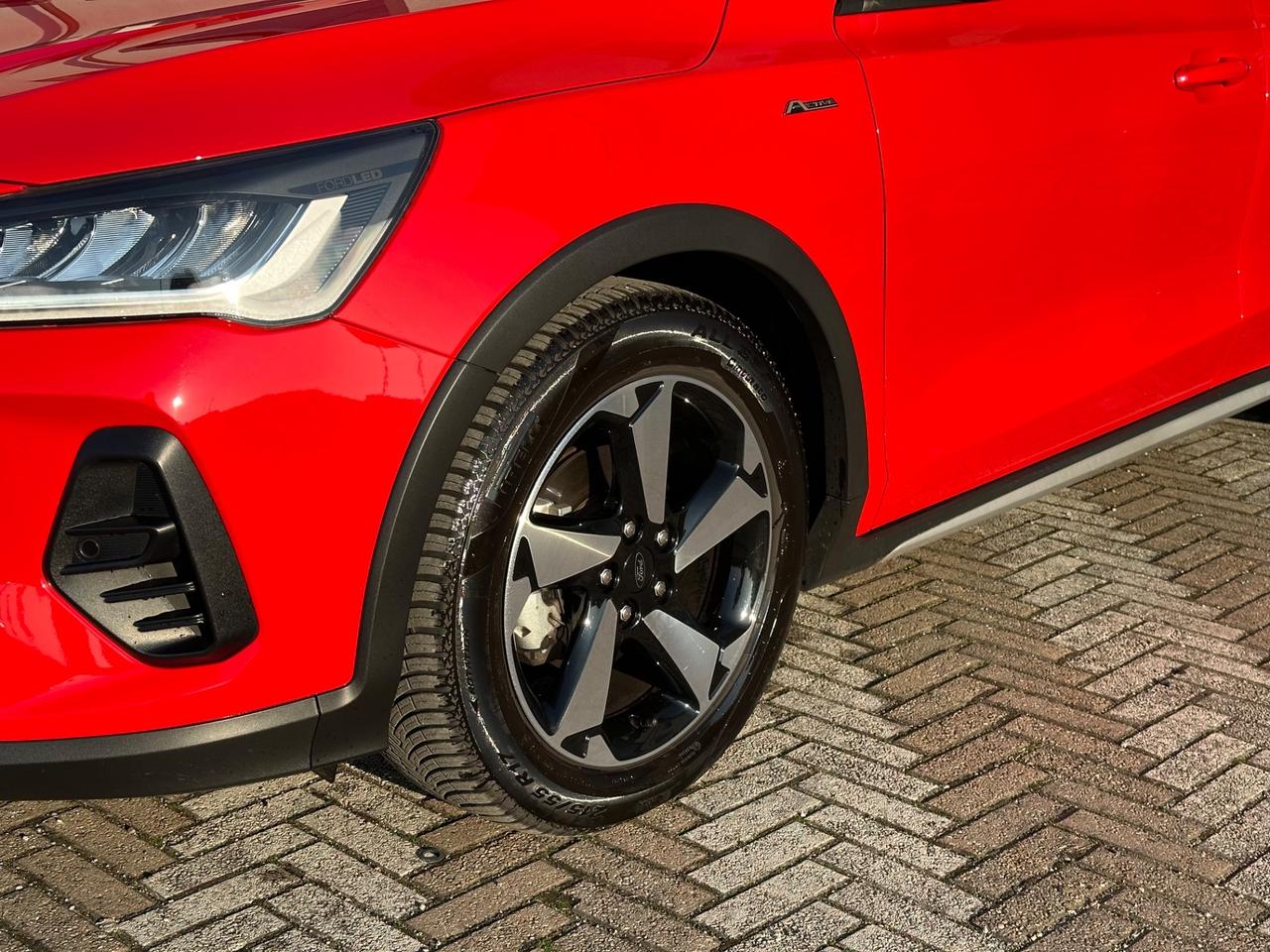 Ford Focus 1.0 EcoBoost Hybrid 125 CV SW ST-Line