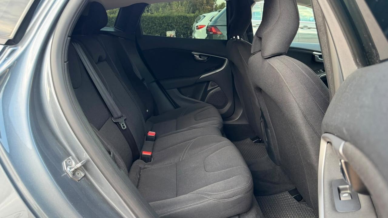 Volvo V40 D2 Business
