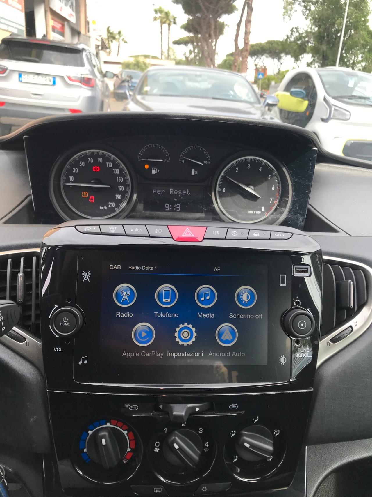 Lancia Ypsilon 1.0 FireFly 5 porte S&S Hybrid Ecochic Silver
