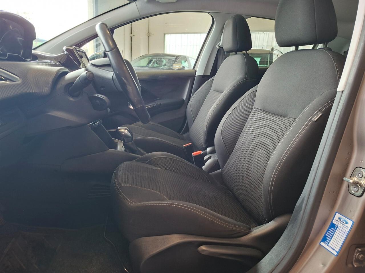 Peugeot 208 PureTech 82 5 porte Allure