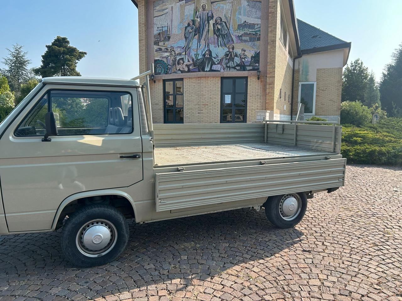 Volkswagen T3 1.6 TD Trasporter cassone fisso