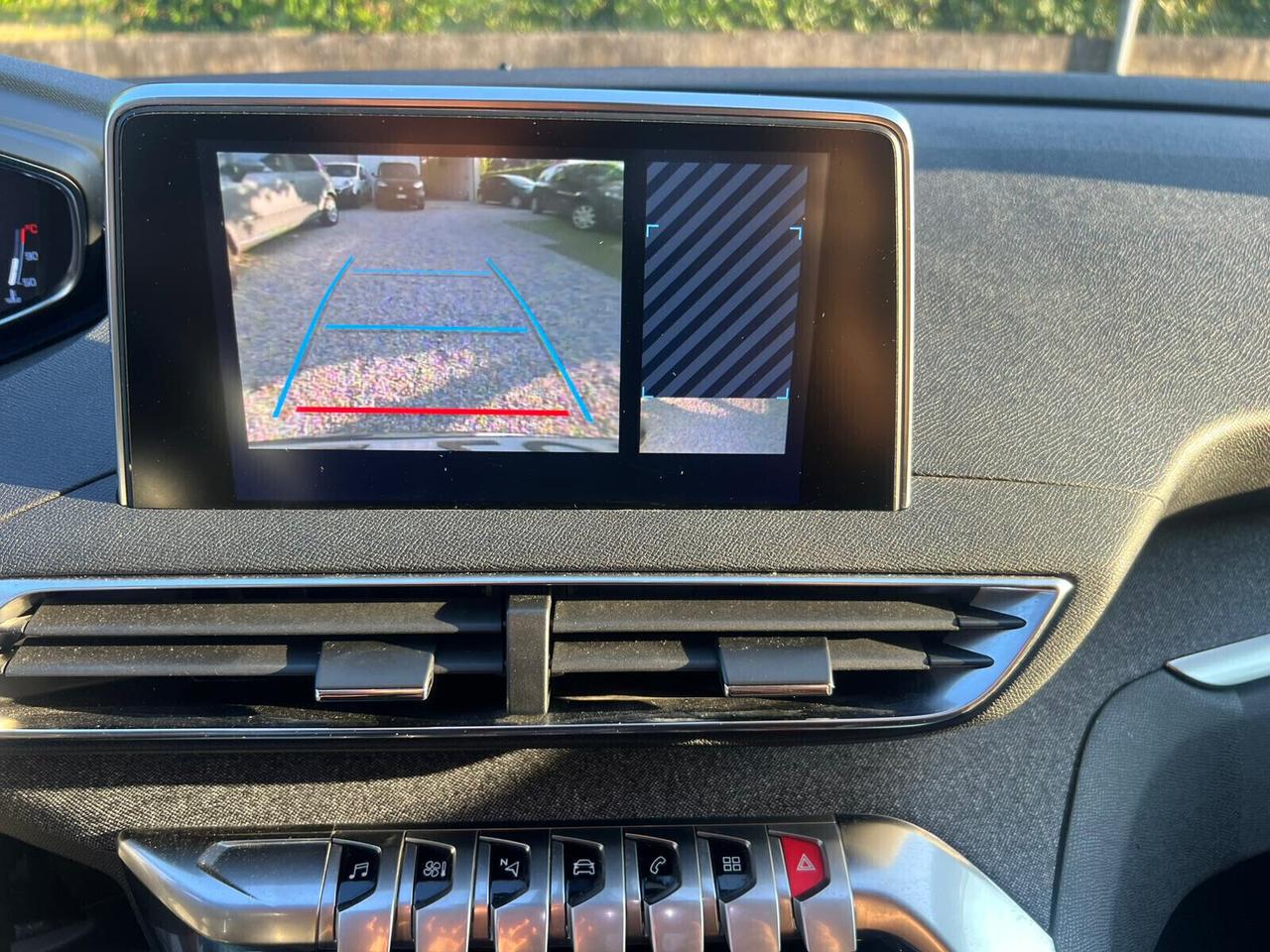 Peugeot 3008 BlueHDi 130 S&S EAT8 Allure