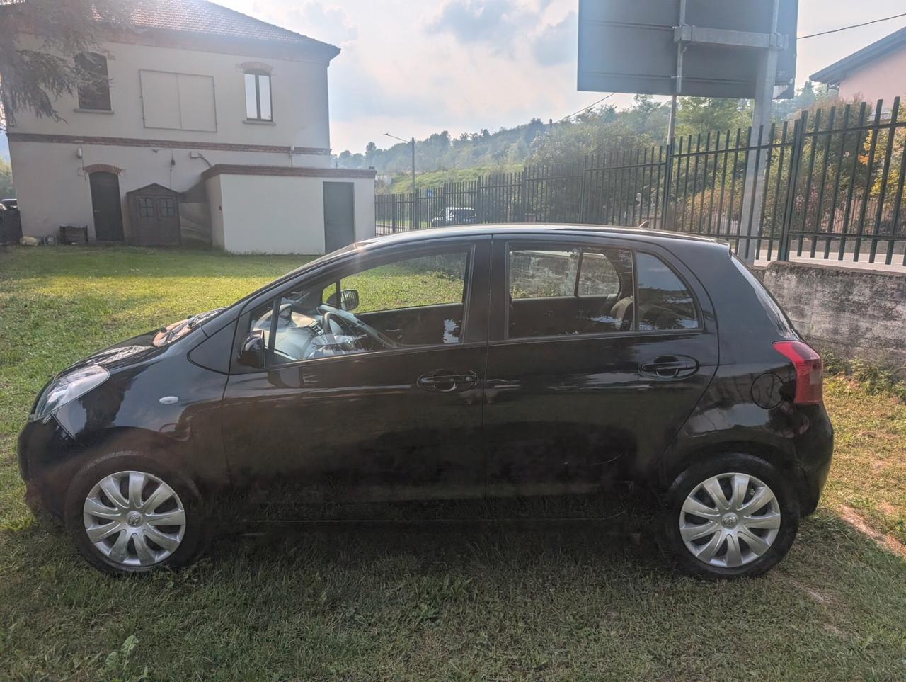 Toyota Yaris 1.3 5 porte Sol UNICO PROPRIETARIO