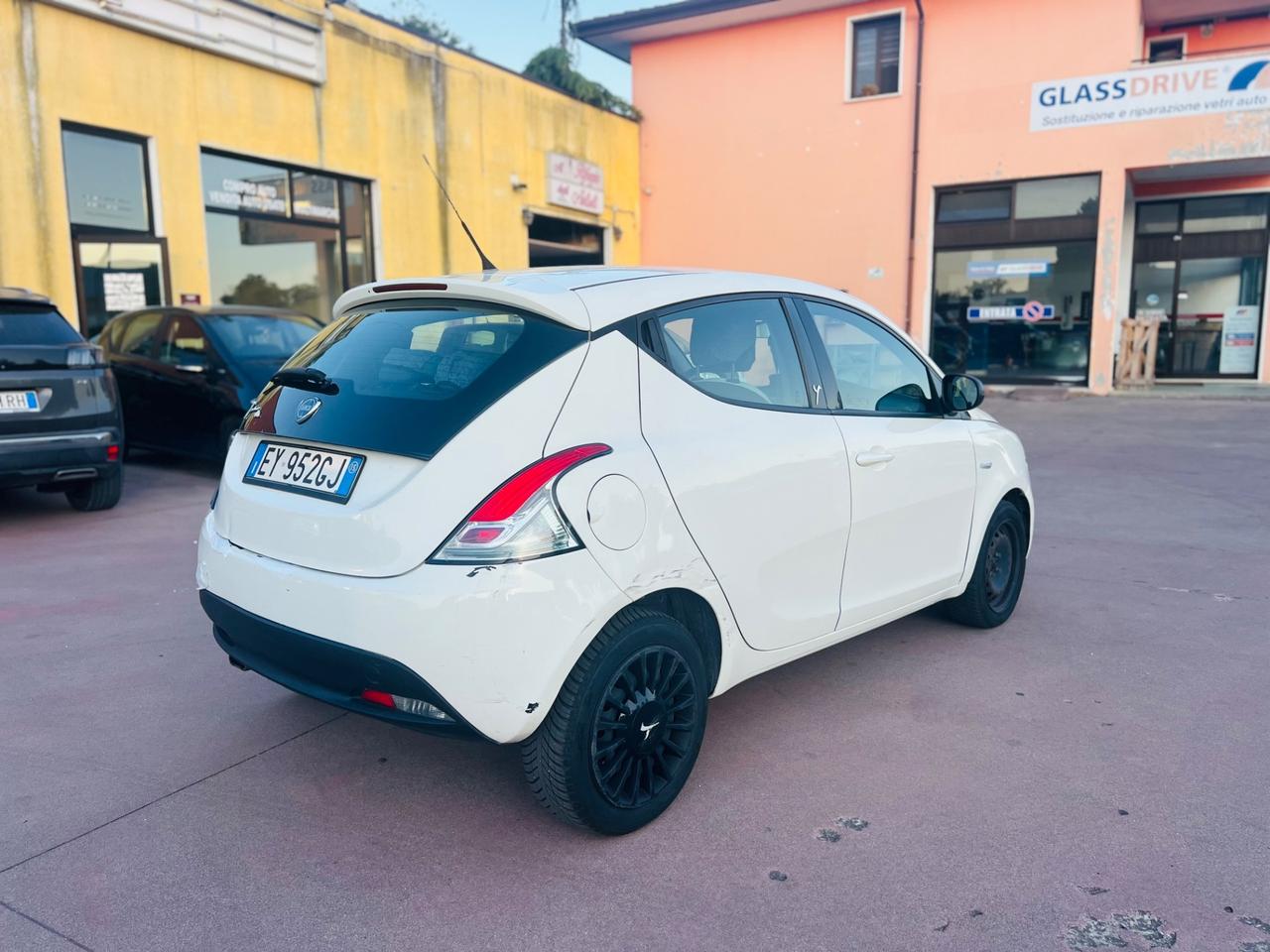 Lancia Ypsilon 1.2 69 CV 5 porte GPL Ecochic Platinum
