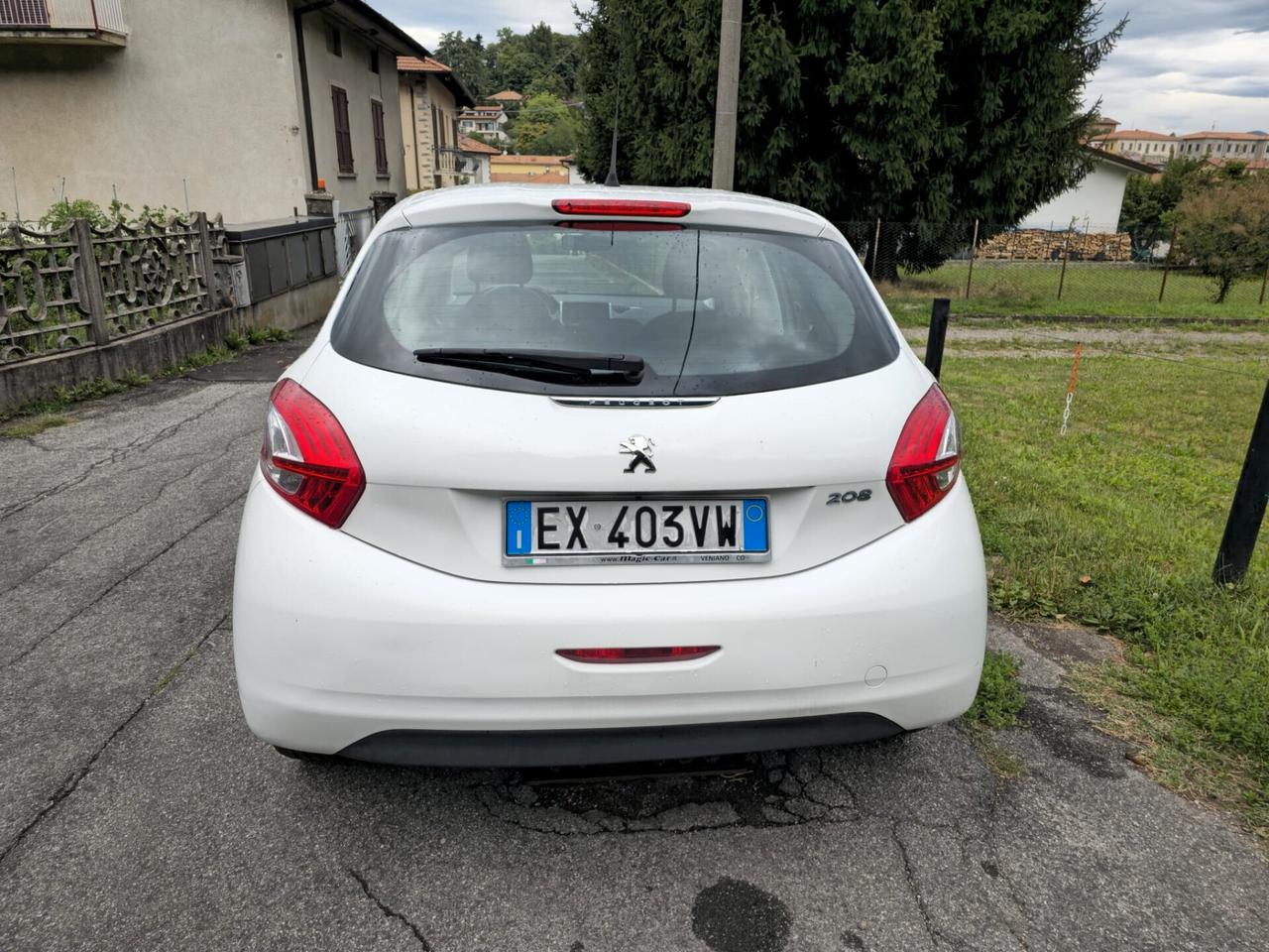 Peugeot 208 1.2 benzina