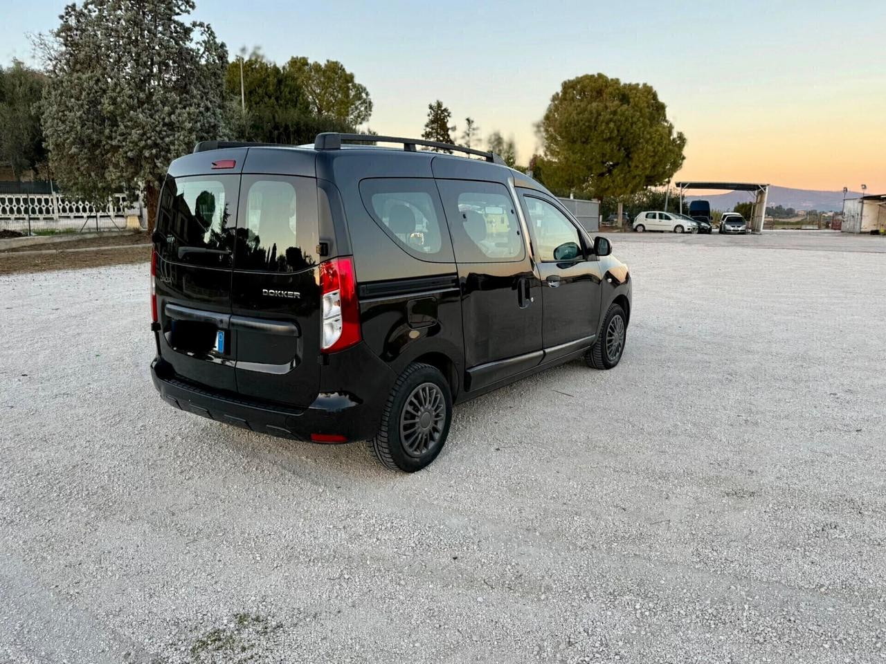 Dacia Dokker con posti 1.6 GPL neopatentati UNIPROPR