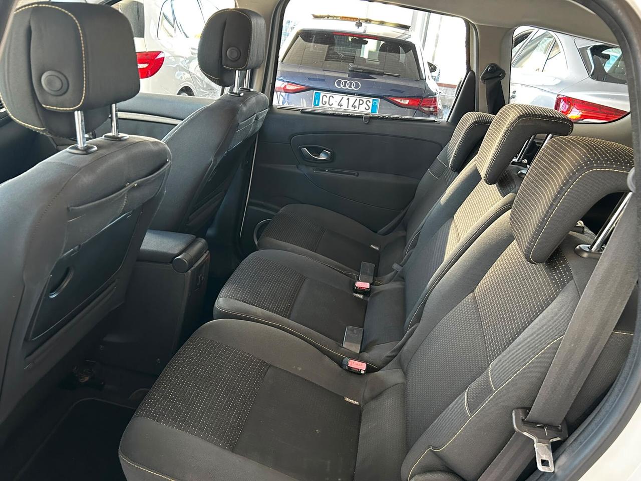 Renault Scénic 1.5 dCi 7 POSTI 2010