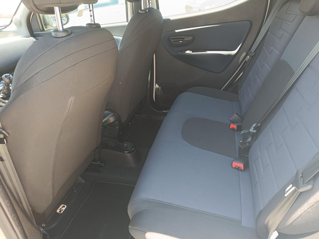 Lancia Ypsilon 1.0 FireFly 5 porte S&S Hybrid Gold