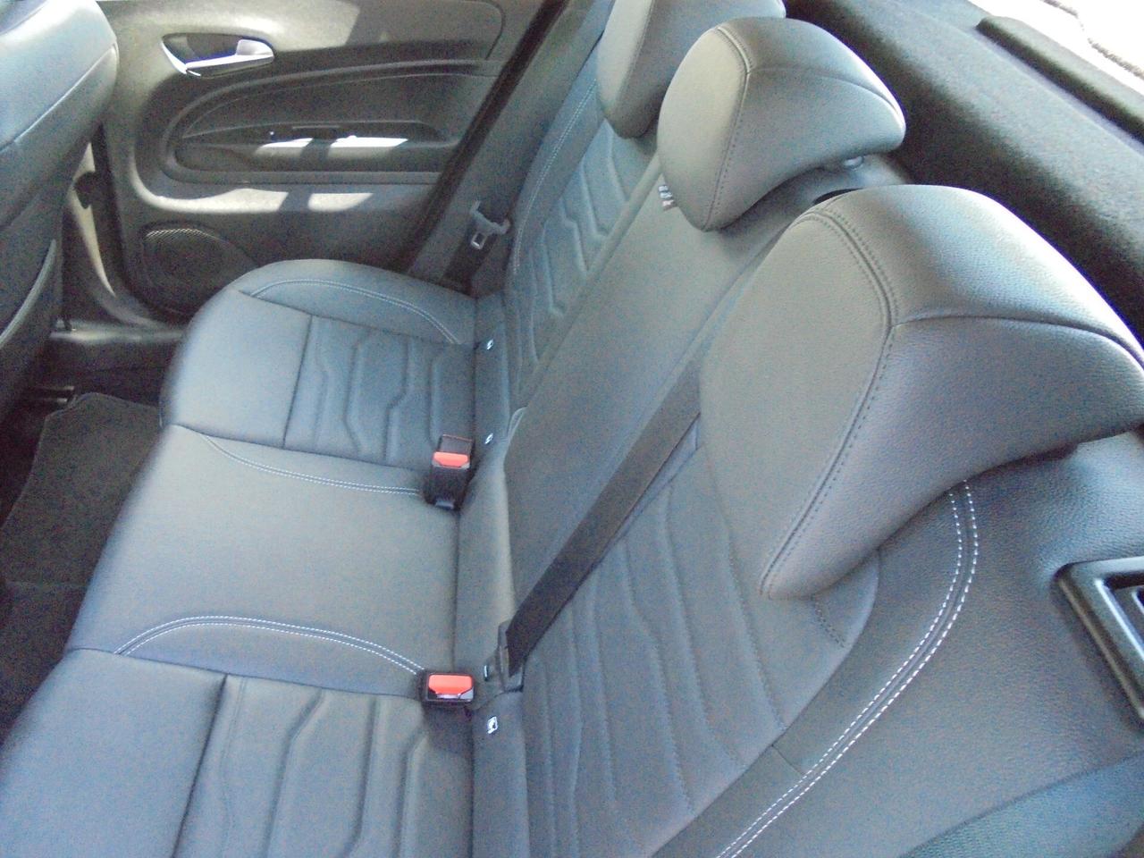 Jeep Avenger 1.2 Turbo 100 CV Altitude
