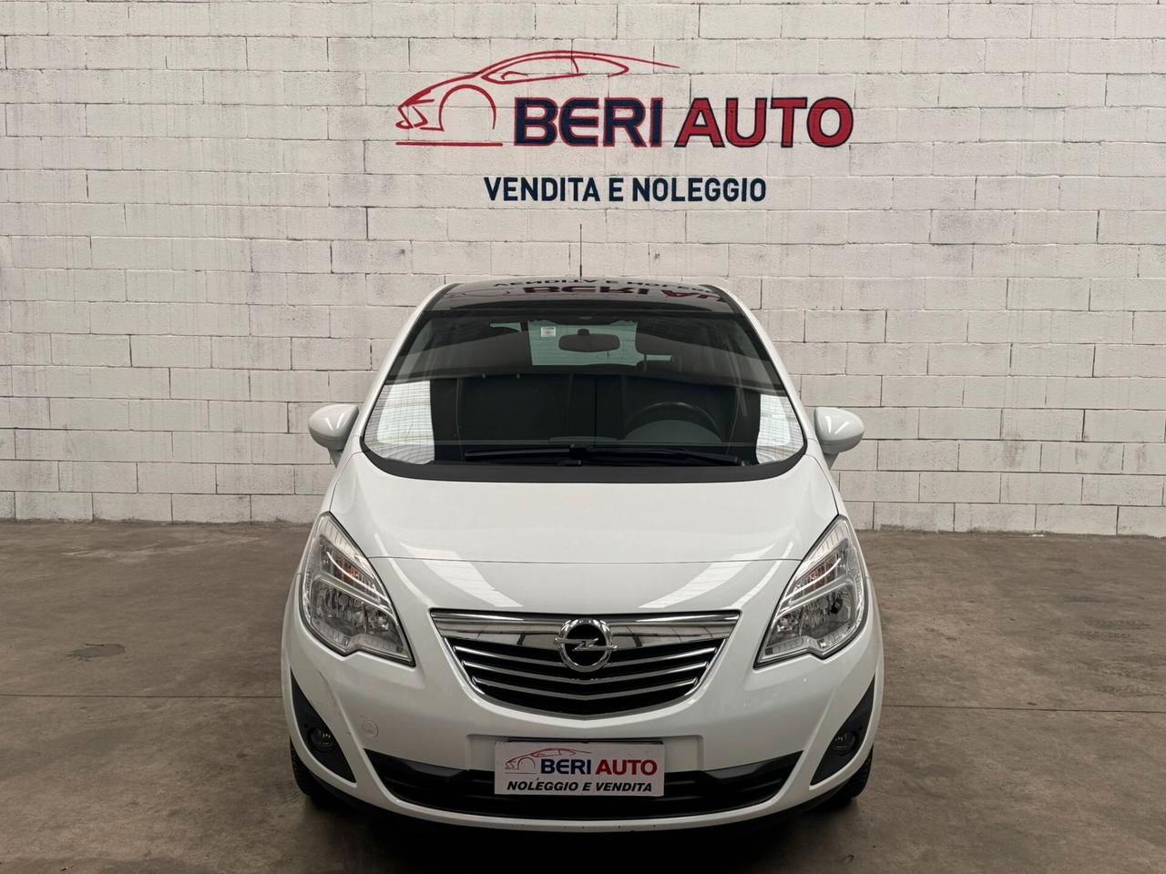 Opel Meriva allestimento bi color